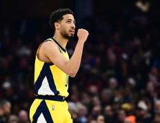 步行者队大前锋鲍勃特纳利申请转会到西部联盟的简单介绍