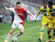 图卢兹球员努力拼搏，为球队赢得胜利贡献力量的简单介绍