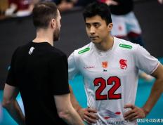 球队连胜势头不断，稳坐榜首位置