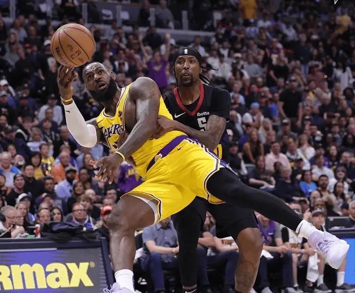 穆雷连续十二场比赛得分超过爆冷,湖人不断突破!的简单介绍